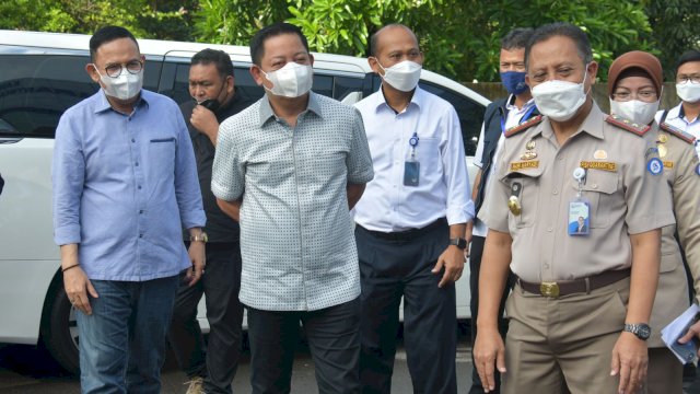 Waka Komisi IV DPR Rusdi Masse dan anggota meninjau Balai Besar KIPM Makassar.