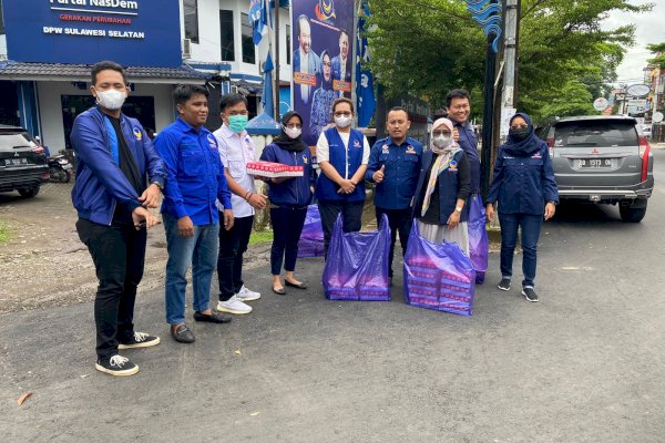 Mengintip Tradisi Jumat Berkah Liga Mahasiswa NasDem Sulsel, Turun ke Jalan Bagi Makanan