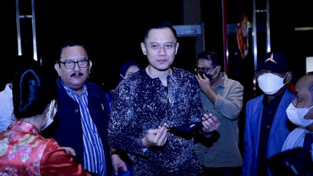 Tiba di Makassar, AHY Diteriaki Presiden 2024