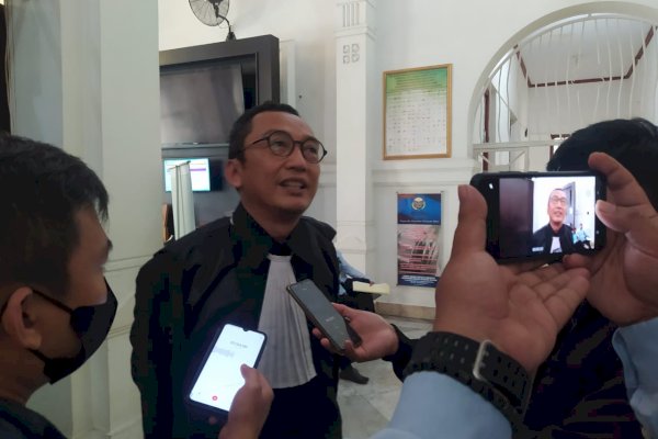 Dakwaan Jaksa pada Erwin Hatta Kabur-Banyak Opini, Pengacara: Harusnya Batal Demi Hukum!