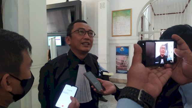 Dakwaan Jaksa pada Erwin Hatta Kabur-Banyak Opini, Pengacara: Harusnya Batal Demi Hukum!