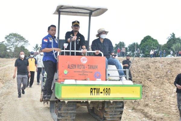 Mentan Syahrul ‘Sulap’ Lahan Tidur di Sidrap Jadi Kawasan Integrated Farming