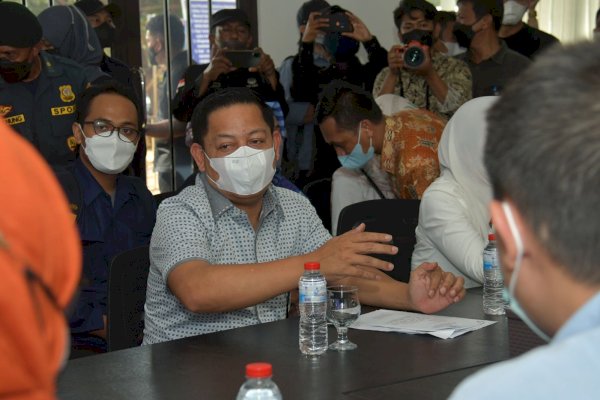 Warga Mengadu Bau Busuk Limbah Smelter, Waka Komisi IV DPR Rusdi Masse dan Anggota Langsung Turun Cek di Bantaeng