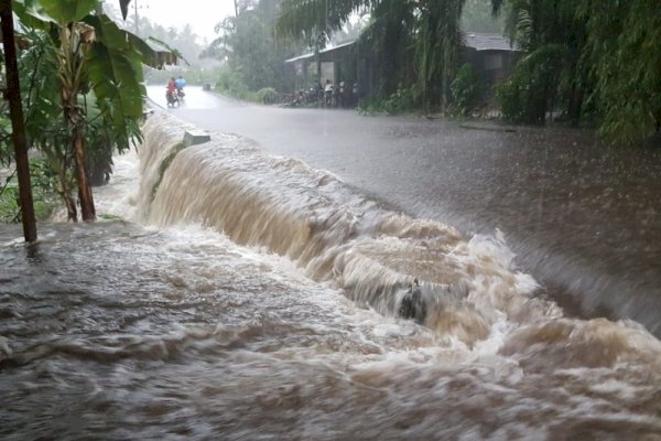 Hati-Hati! Banjir Bandang Terjang Pasaman Sumatera Barat, Puluhan Rumah Rusak
