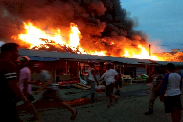 Ratusan Kios di Pasar Sentral Sinjai Sulsel Terbakar, Polda Turunkan Tim Selidiki