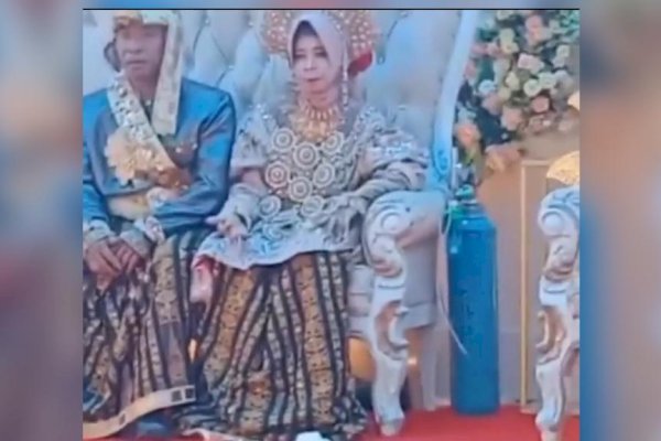 Viral Pengantin Perempuan di Bone Sulsel Pakai Infus Saat Pernikahan, Alasannya Tak terduga