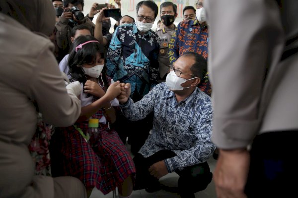 Wali Kota Makassar Bersama Kapolda Sulsel Launching Road Show Vaksinasi Anak Usia 6-11 Tahun