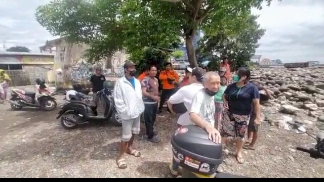 Berenang Sejak Pagi, Lansia di Makassar Hingga Saat Ini Belum Muncul ke Permukaan.