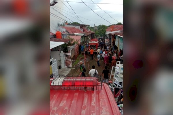 Hubungan Arus Pendek Hanguskan Dua Unit Rumah di Makassar