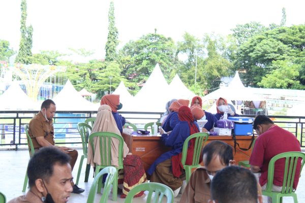 Target 100 persen Dihari jadi ke-62, Pemkab Takalar Laksanakan Vaksin Massal