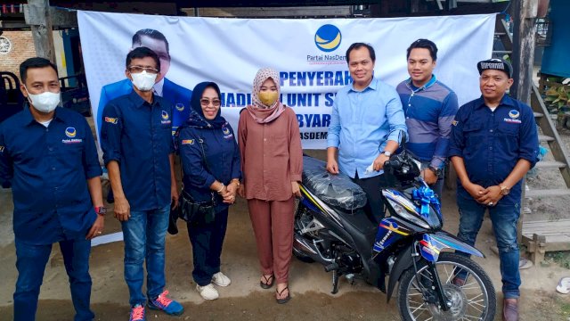 DPD Partai NasDem Kabupaten Pinrang, Serahkan Hadiah Motor.