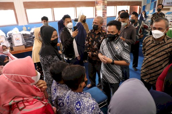 Tersentuh Perlengkapan Sekolah Gratis dari Bantaeng, Warga Jeneponto: Ringankan Beban Orang Tua