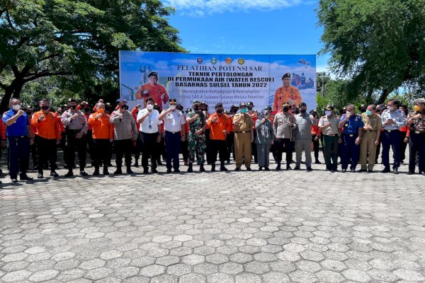 Basarnas Sulsel Gelar Pelatihan Water Rescue di Parepare