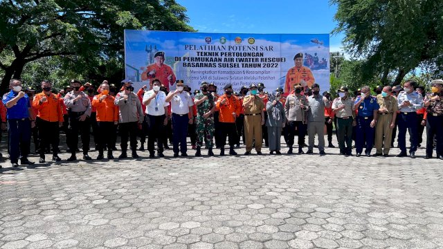 Pelatihan Water Rescue Basarnas dibuka oleh Wakil Walikota Parepare.