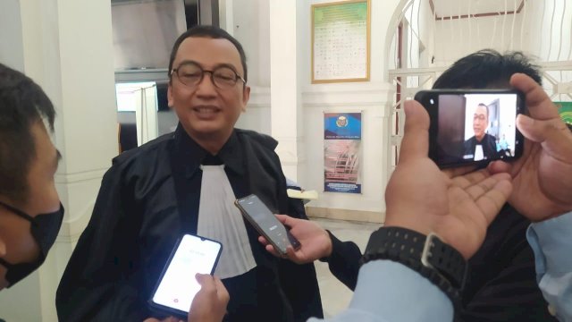 Machbub, penasehat hukum Erwin Hatta usai persidangan Senin (14/2/2022).