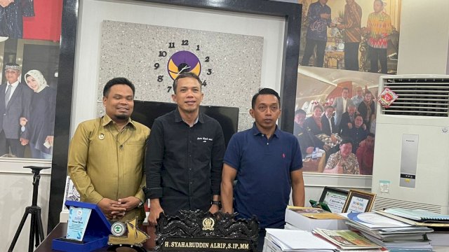Sekretaris DPW NasDem Sulsel, Syaharuddin Alrif, menerima Petinggi Bikers Max Owner Gabung NasDem.