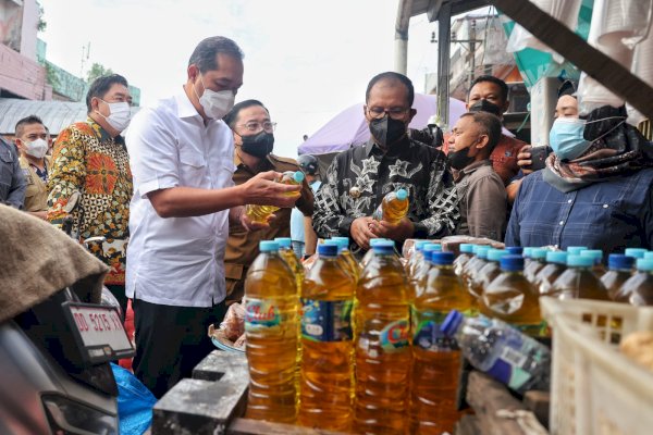 Danny-Mendag Temukan Minyak Goreng Langkah di Pasar Tradisional