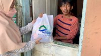 Andalan Mengaji Berbagi 100 Paket Sembako ke Warga Membutuhkan di Makassar