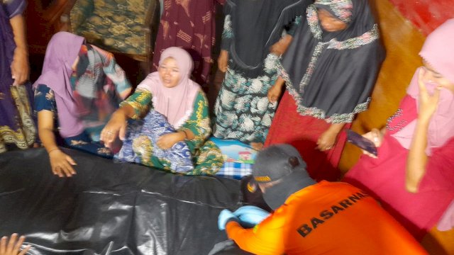 Riki Pemuda Jeneponto yang Hilang Terseret Banjir Saat Hendak Pulang ke Rumah Ditemukan.