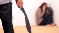 Sadis! Gegara Sering Dimarahi, Suami Bacok Istri Pakai Golok hingga Tewas Bersimbah Darah