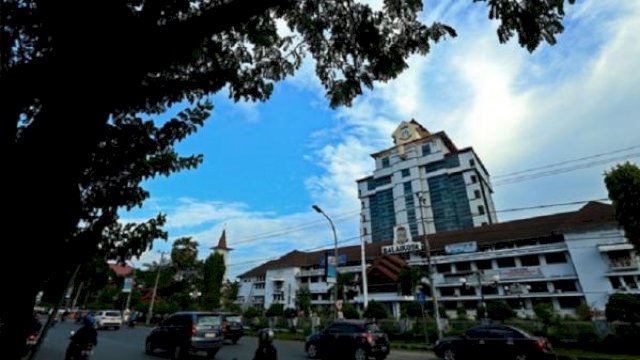 Kantor Balai Kota Makassar yang akan ditutup sementara akibat lonjakan Covid-19.(F-INT)