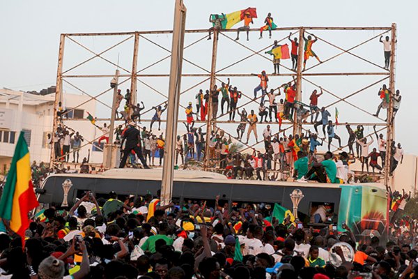 Cetak Sejarah, Timnas Senegal Disambut Tarian dan Musik Dansa