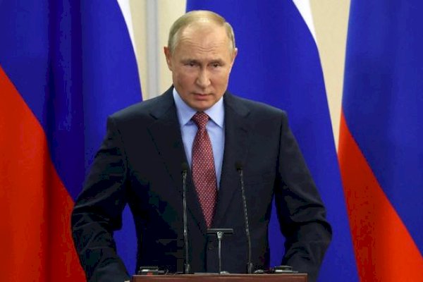 Presiden Rusia Vladimir Putin Umumkan Operasi Militer di Ukraina