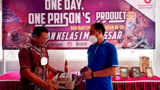 Hari Bakti Pemasyarakatan ke-58: Rutan Makassar Pamerkan Kerajinan Tangan Karya Warga Binaan