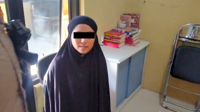 Ibu yang aniaya 3 anaknya.(F-INT)