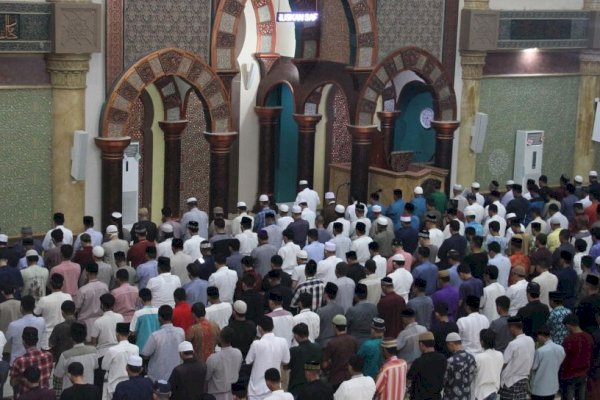 Alhamdulilah, MUI Sulsel Izinkan Salat Tarawih di Masjid: Rapatkan-Luruskan Saf