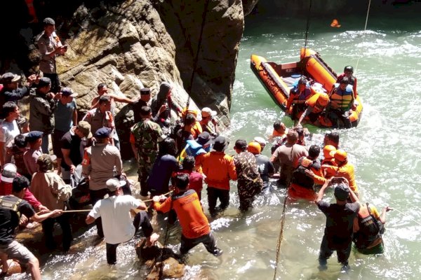 Jatuh Saat Berwisata di Air Terjun Bantimurung Luwu Utara, Warga Malangke Ditemukan Meninggal
