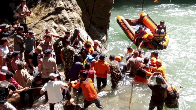 Jatuh Saat Berwisata di Air Terjun Bantimurung Luwu Utara, Warga Malangke Ditemukan Meninggal