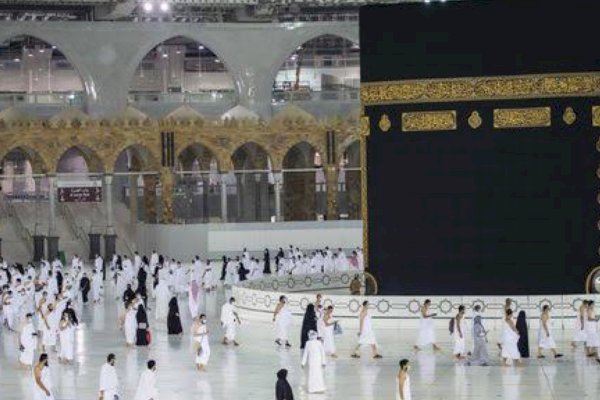 Arab Saudi Cabut Aturan Tes PCR dan Masker di Luar Ruangan