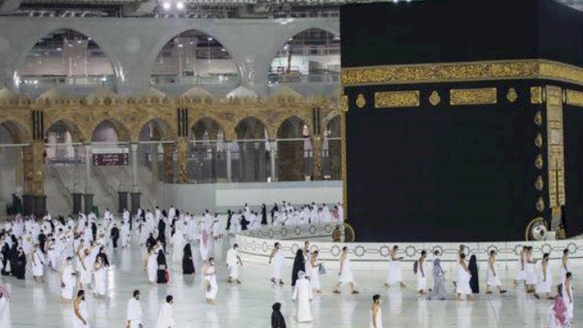 Arab Saudi Cabut Aturan Tes PCR dan Masker di Luar Ruangan