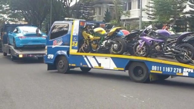 Harta Doni Salmanan yang Disita Polisi.(F-INT)