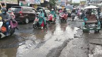 Akhirnya Setelah Dikeluhkan Warga, Ruas Jalan Antang Makassar Diperbaiki