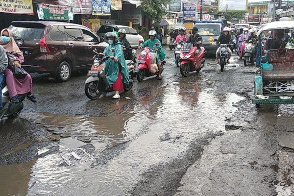 Akhirnya Setelah Dikeluhkan Warga, Ruas Jalan Antang Makassar Diperbaiki