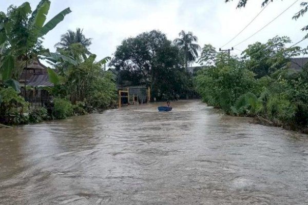 Banjir di Barru Sulsel Akibatkan Puluhan Rumah dan Sejumlah Kantor Terendam