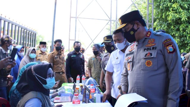Bupati-Sekda Dampingi Kapolda Pantau Vaksinasi Massal di Takalar