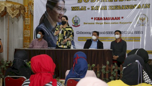 Legislator Golkar, Debbie Rusdin Sosialisasi Nilai Nilai Kebangsaan Tengtang Keagamaan.