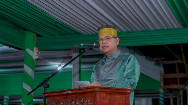 Bupati Luwu Basmin Mattayang.