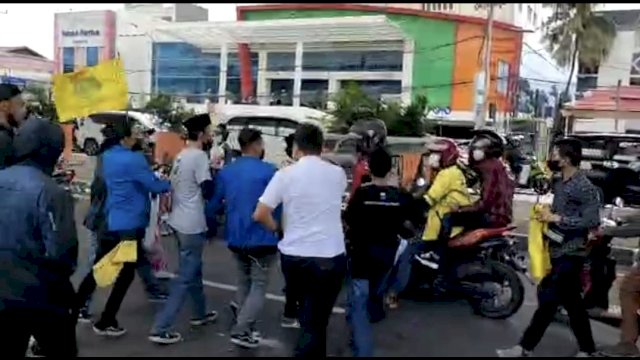 Mahasiswa Aniaya Polisi di Makassar.