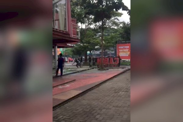 Dua Kubu Mahasiswa UMI Makassar Bentrok, Saling Serang Pakai Sajam