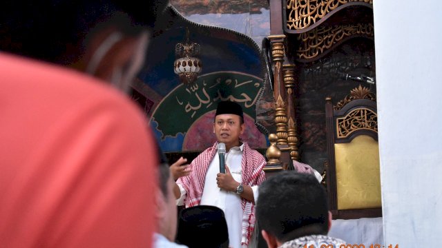 Bupati Takalar Syamsari Safari JUmat di Masjid Tua Sanrobone.