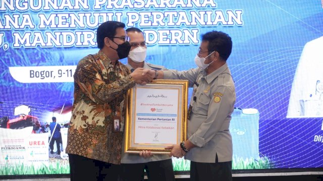 Rumah Zakat Berikan Kementan Happiness Awards 2022.