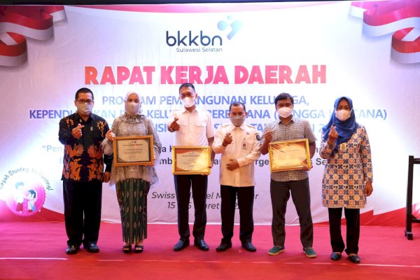 Mampu Tingkatkan Kesertaan KB di Palopo, Farid Kasim Judas Dapat Penghargaan dari BKKBN Pusat