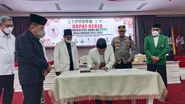 Rapat Kerja Universitas Andi Djemma Palopo.