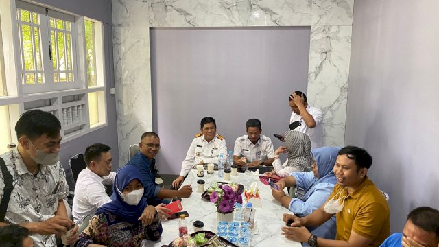 Andi Eka Coffee Morning dengan Wartawan.