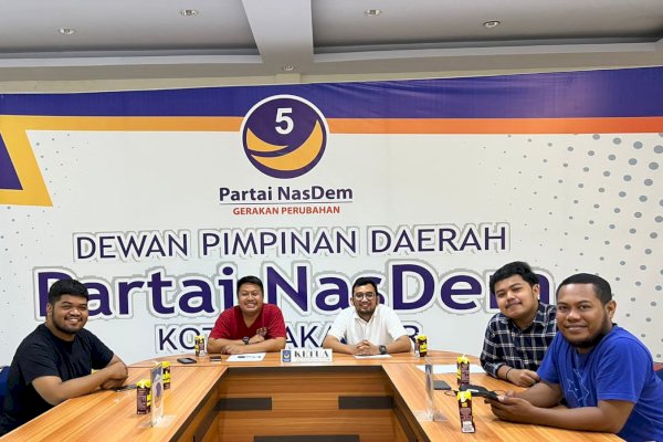 Komitmen NasDem Makassar Dukung UMKM Bangkit dari Pandemi, Selama Ramadan Diberi Tempat Jualan Takjil untuk Buka Puasa