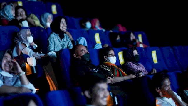 Kepala Dinas Pariwisata Kota Makassar Nonton Bareng Film Ambo Nai’ Supir Andalan.